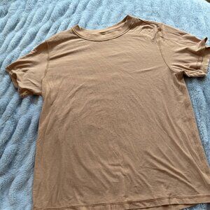 Lululemon over Sized T-shirt (tan) size Small